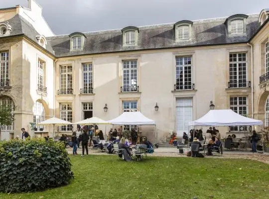 Institute Suedois i Paris.