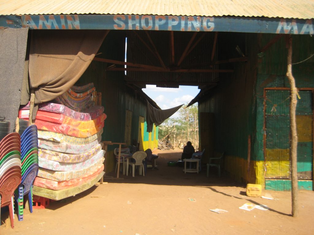 Market in refugee camp