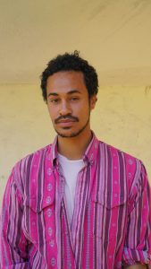Fotoportträtt på danskonstnären Yared Tilahun Cederlund.